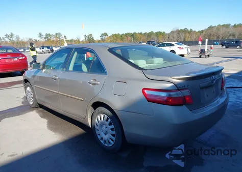 2007 Toyota Camry Le V6 z USA, uszkodzony, nr VIN 4T1BK46K77U544562